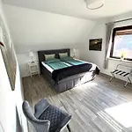 Ferien-whg Stünkel Nahe Steinhuder Mit Garten Und Balkon Apartment